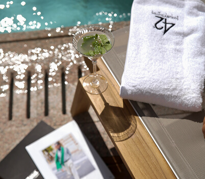 42 Luxury Suites - צור קשר