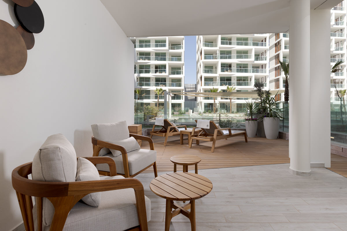 42 Luxury Suites - סוויטת גן דלקס משפחתית עם ג'קוזי Deluxe Garden Suite with Jacuzzi